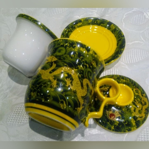 Modern ceramic tea cup with strainer and lid - Picture 11 of 13